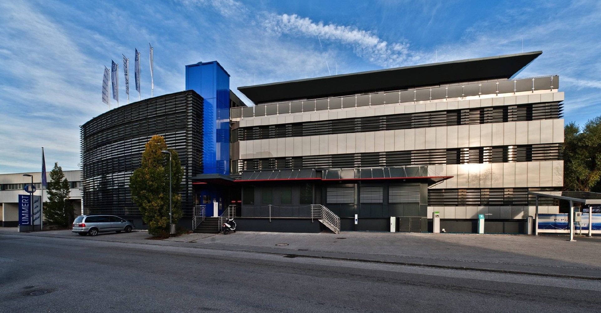 1727600368419484.jpg 1-Limmert.jpg